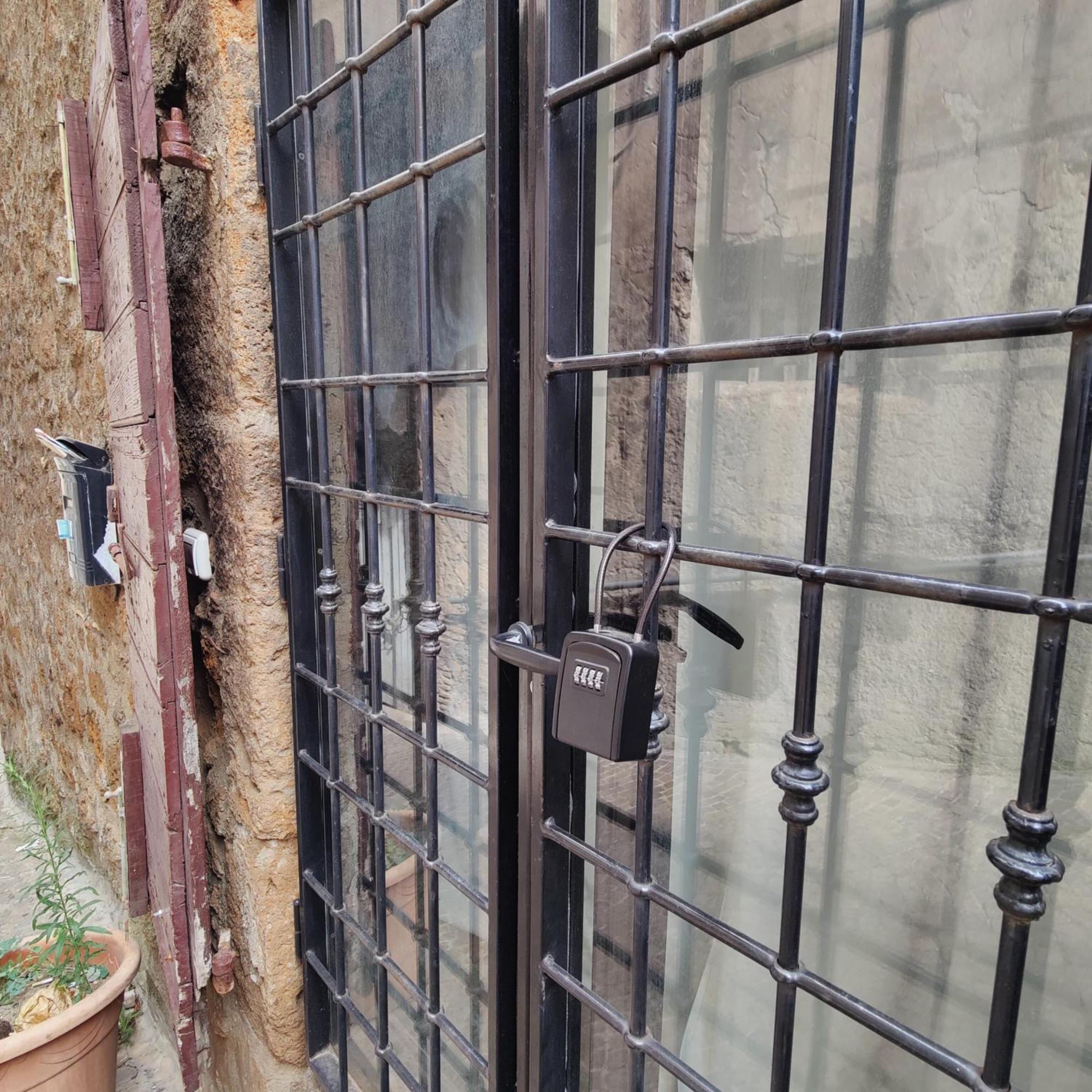 Maestosa Roccaforte Dei Principi, 3 Piani Tutti Per Voi! 苏特里 外观 照片