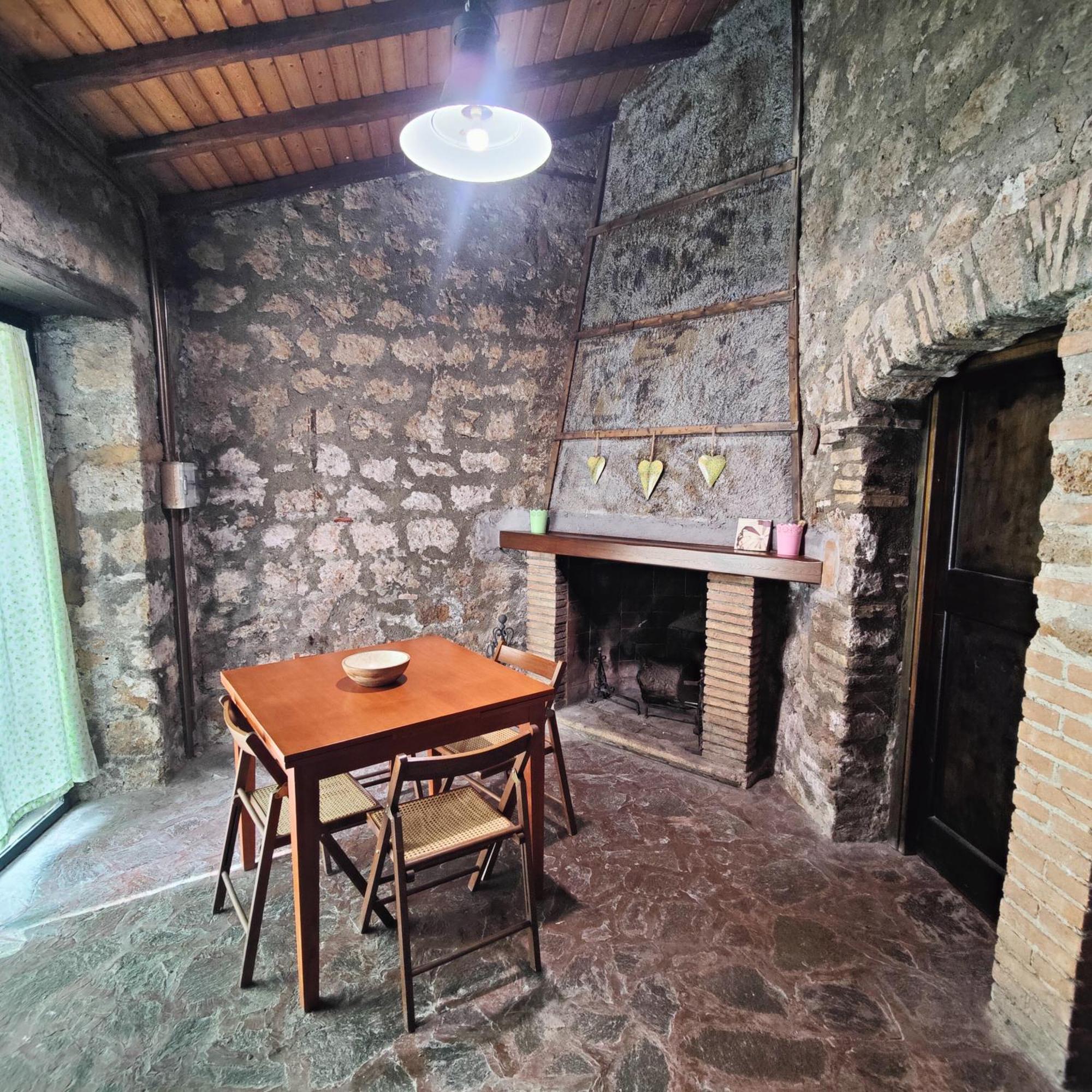 Maestosa Roccaforte Dei Principi, 3 Piani Tutti Per Voi! 苏特里 外观 照片