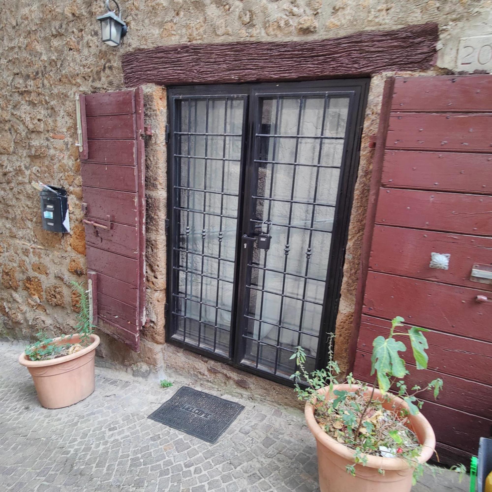 Maestosa Roccaforte Dei Principi, 3 Piani Tutti Per Voi! 苏特里 外观 照片