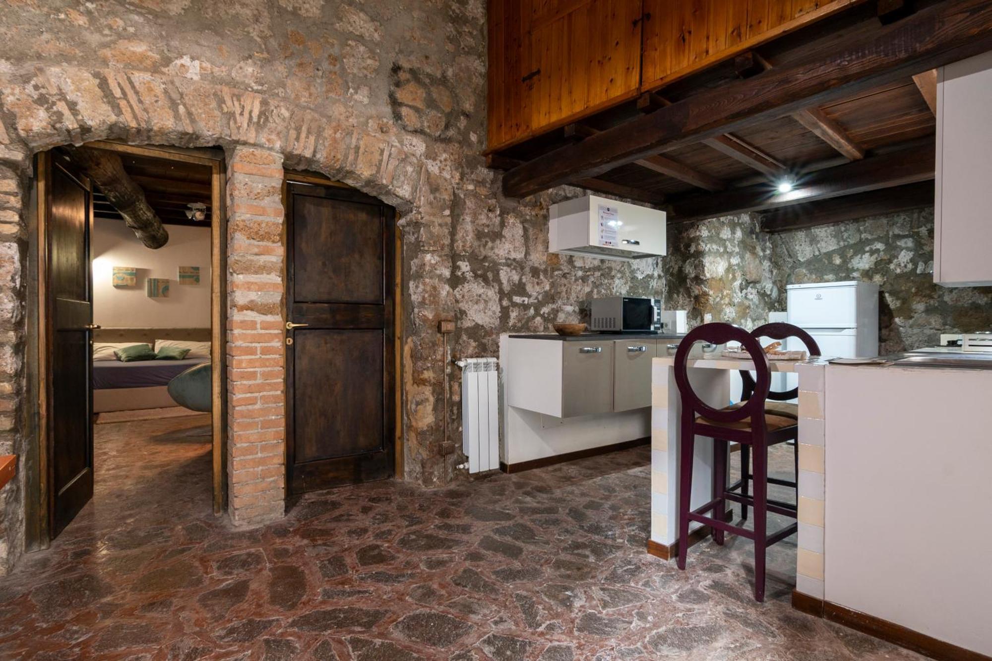 Maestosa Roccaforte Dei Principi, 3 Piani Tutti Per Voi! 苏特里 外观 照片