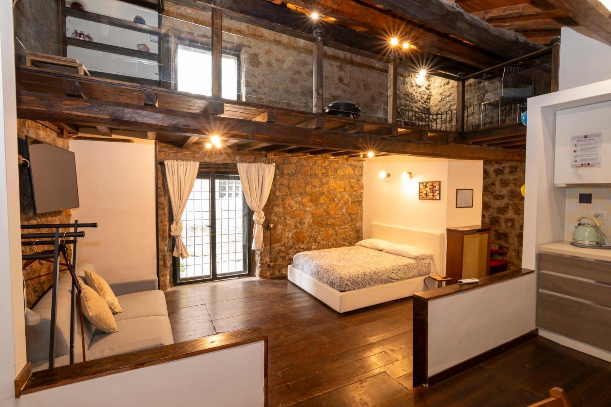 Maestosa Roccaforte Dei Principi, 3 Piani Tutti Per Voi! 苏特里 外观 照片